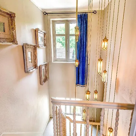 Raesborre Homes - Self Check-in