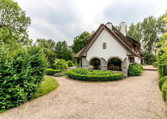 Raesborre Homes - Self Check-in Louvain