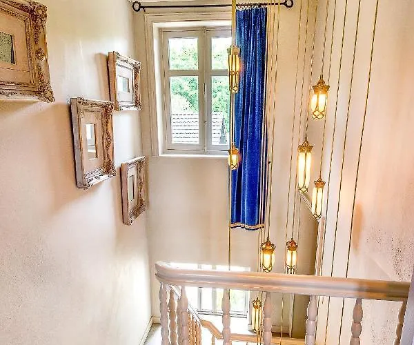 Raesborre Homes - Self Check-in